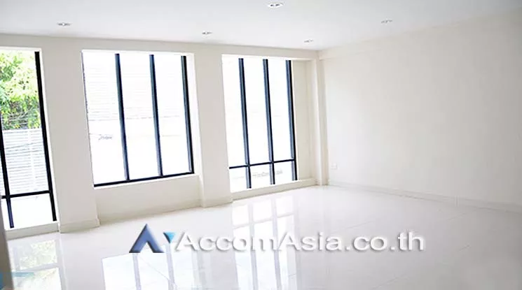 1  Office Space For Rent in sukhumvit ,Bangkok BTS Udomsuk AA15784